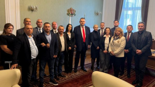 Делян Пеевски, лидер на ДПС и ПГ на ДПС-НОВО НАЧАЛО поздрави новоизбраните общински съветници от Пазарджик