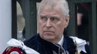 Андрю е лишен от титлата "принц"