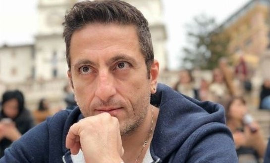 Росен Белов набирал с обяви момчета за театралната школа на Мариан Бачев