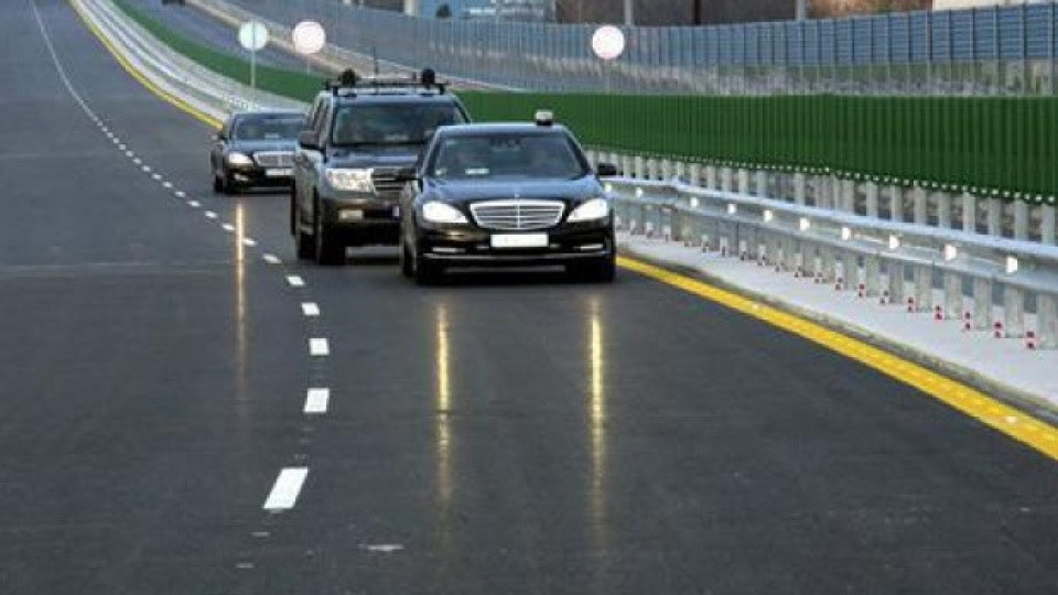 Какви са привилегиите на пътя на колите със специален режим на движение