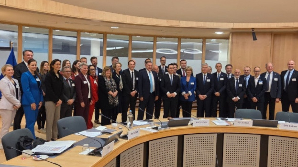 Весела Лечева участва в среща за спорта в Европа с Кърсти Ковънтри и еврокомисаря Глен Микалеф