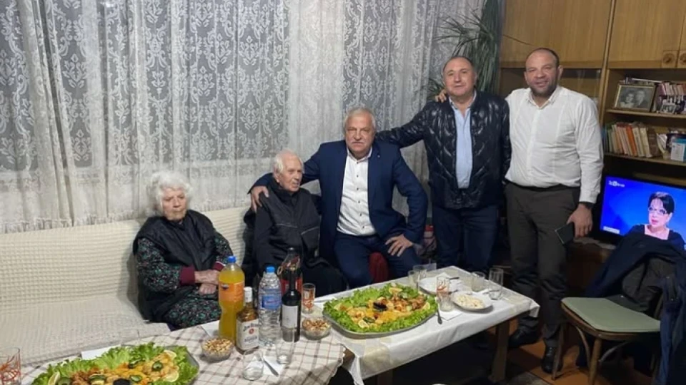 Баба и дядо навършиха 100 г. в Гоце Делчев
