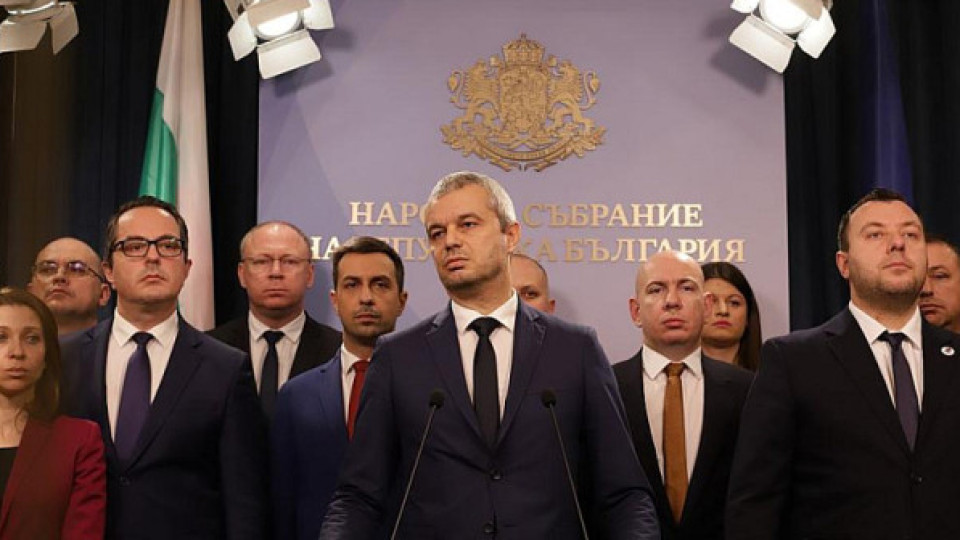 Парламентарната група на „Възраждане“ се цепи