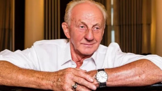 , любимият моден дизайнер на принцеса Даяна, почина на 80 години