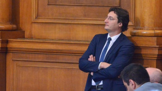 МЕРЗОСТ! Защо прокуратурата и МВР заметоха под килима престъпленията на Крум Зарков?