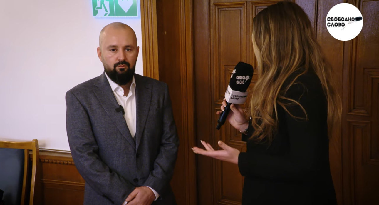 АНДРЕЙ МАЧУГАНОВ РАЗБИ НА ПУХ И ПРАХ ЛЪЖИТЕ НА БИВШАТА СИ ЖЕНА: “ГЛАСЪТ НА БАЩИТЕ” СЕ БОРИ ЗА ВИСШЕТО БЛАГО НА ДЕЦАТА (ВИДЕО)