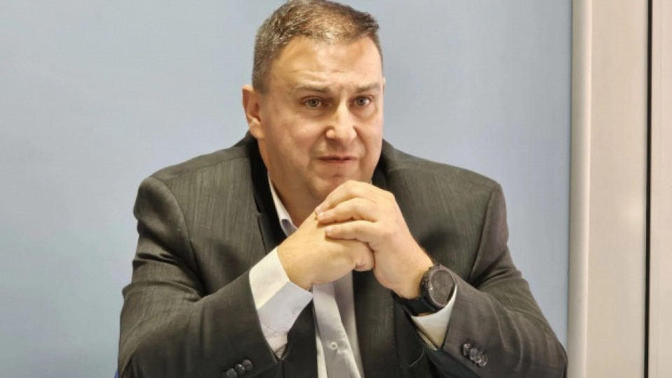 Емил Радев: България може бързо да промени наредбата за служебните животни