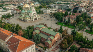Депутатите опразниха паркинга на пл. "Св. Александър Невски"