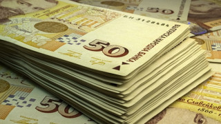 Средната заплата у нас достигна 2549 лева