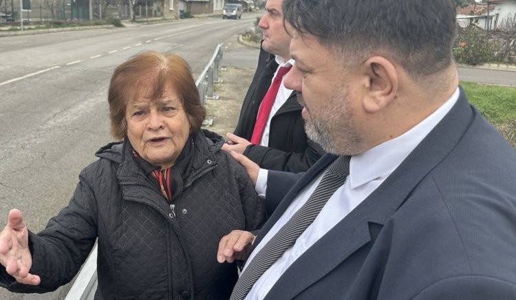 Атанас Зафиров инспектира критични непочистени речни участъци по поречието на Струма