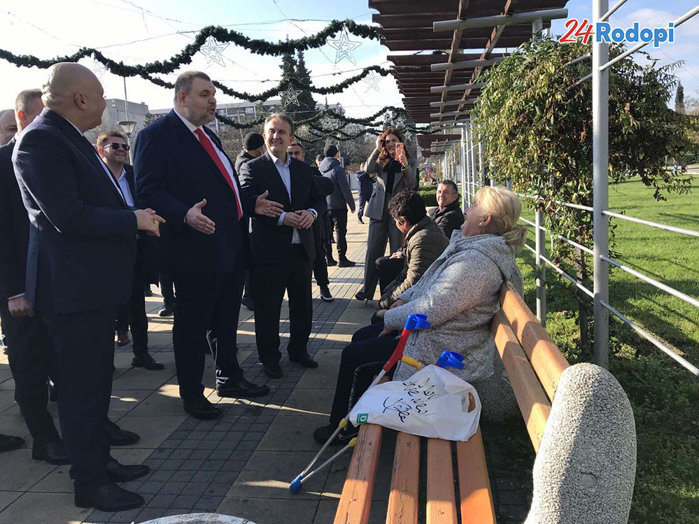 Пеевски в променен Кърджали: Затова държавата трябва да е стабилна, за да се работи за хората! (снимки)