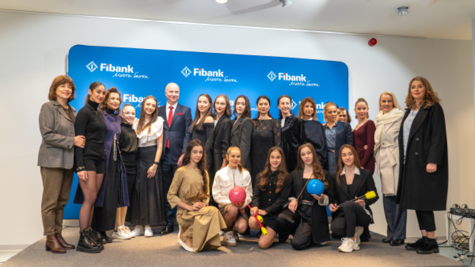 Fibank представи традиционния си благотворителен календар в подкрепа на художествената гимнастика