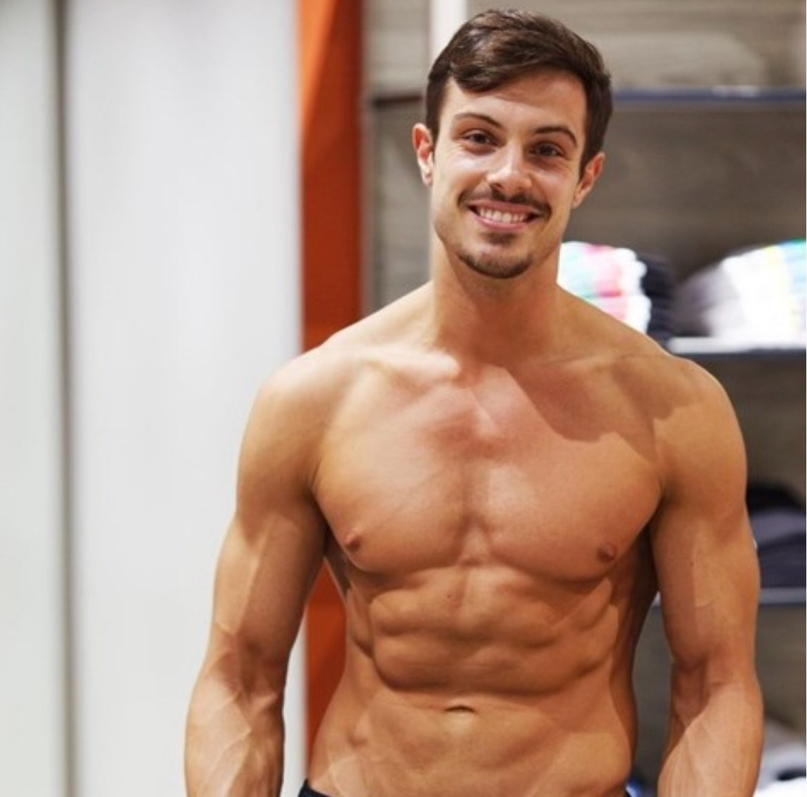 ПОЗОР! Жиголото Филип Буков изритан от богатия си тъст?