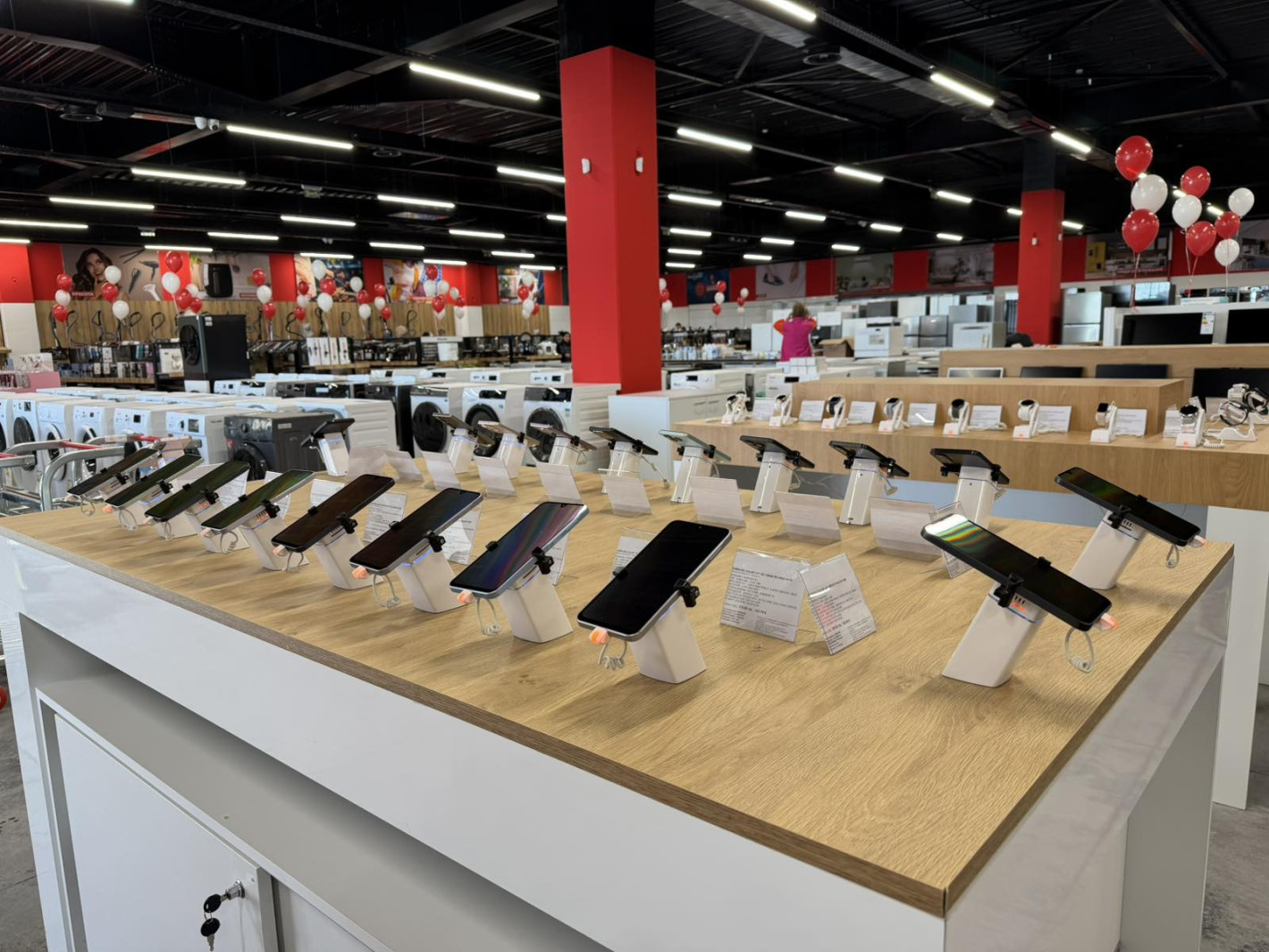 Техномаркет откри нов магазин в Ритейл парк Костинброд