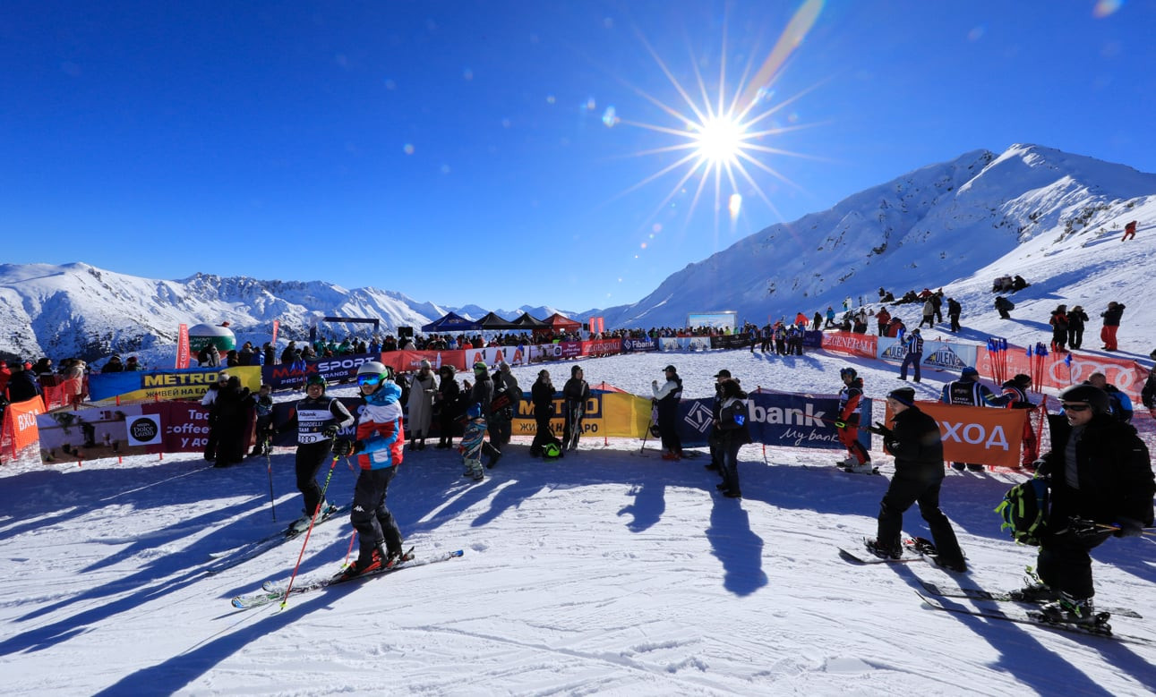 Световни ски легенди премериха сили на откриването на сезона в Банско