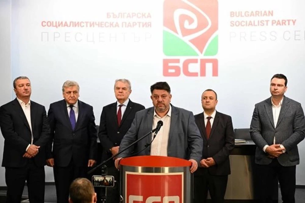 ГОРЕЩО ОТ ЧЕРВЕНАТА ЦЕНТРАЛА! Ръководството на БСП единодушно отхвърлило оставката на Зафиров