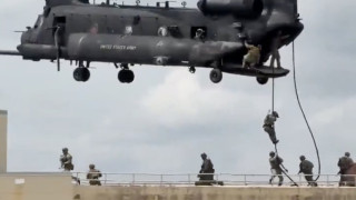 Мадуро и съпругата му са задържани в спалнята им, Тръмп гледал акцията на живо