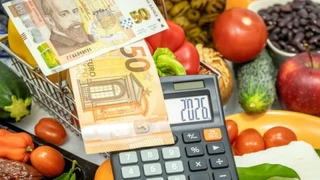 Абсолютна обърквация и хаос с еврото в по-малките магазини, служители: Ужасно е! Дадоха ми елка и ми казаха да се оправям!