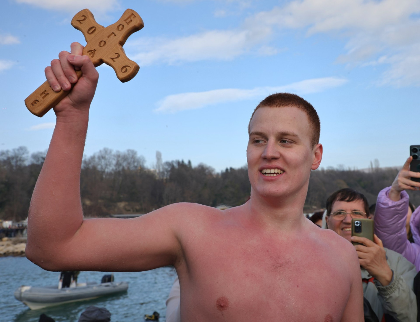 Вижте смелчаците от цяла България, които спасиха кръста на Богоявление (галерия)