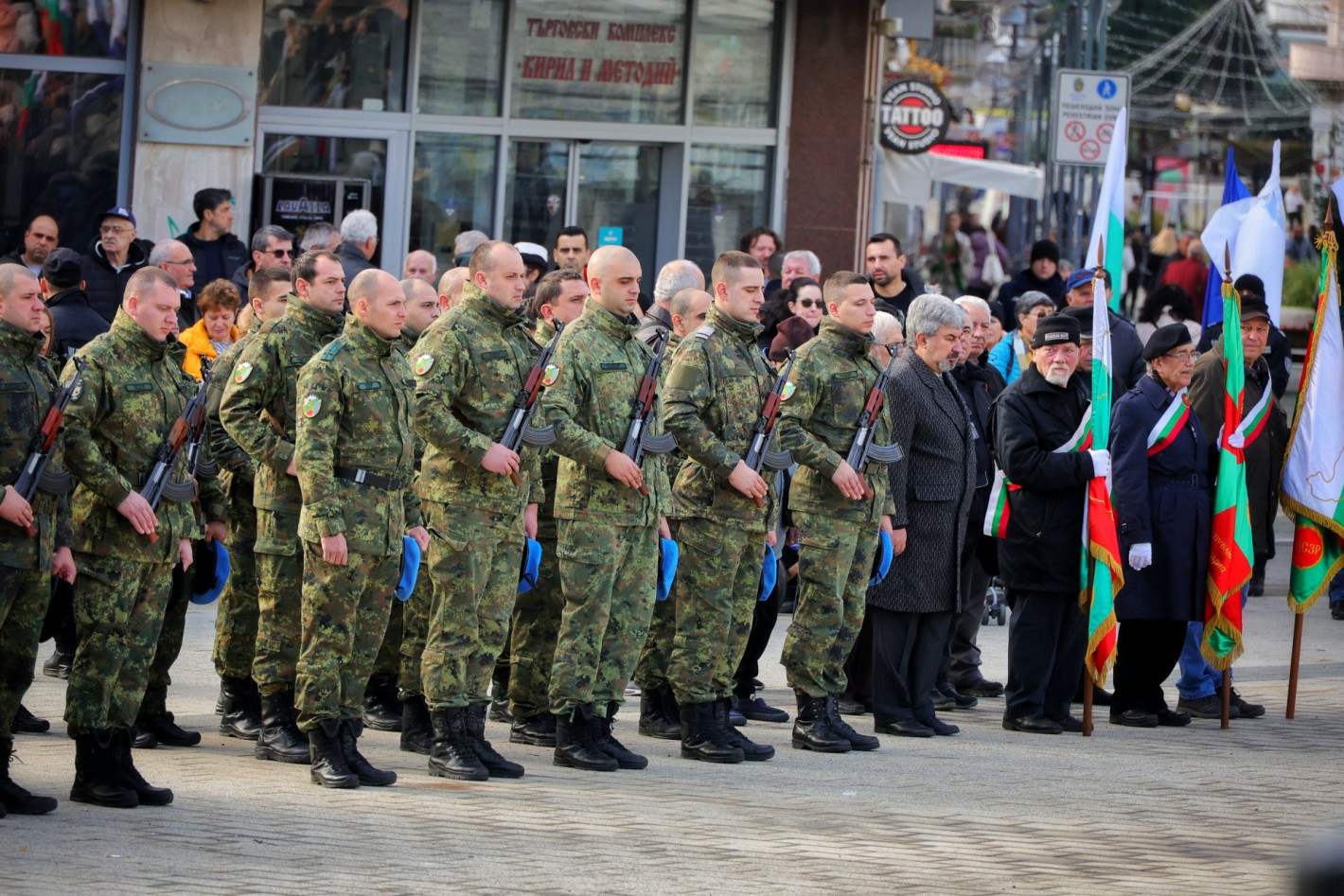 Вижте смелчаците от цяла България, които спасиха кръста на Богоявление (галерия)