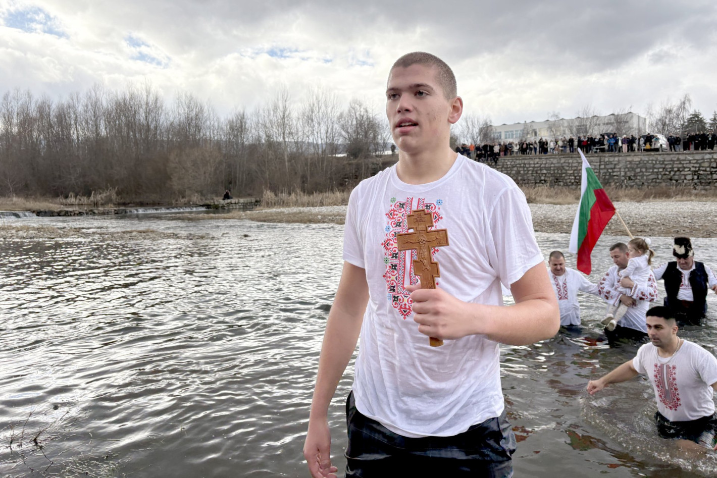 Вижте смелчаците от цяла България, които спасиха кръста на Богоявление (галерия)