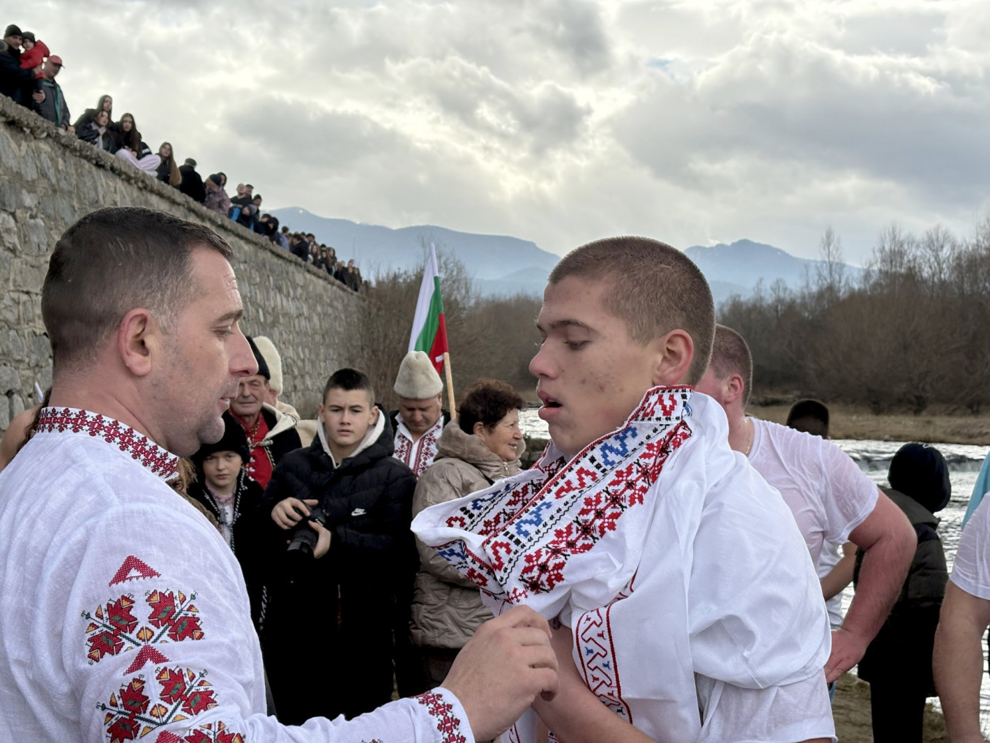 Вижте смелчаците от цяла България, които спасиха кръста на Богоявление (галерия)
