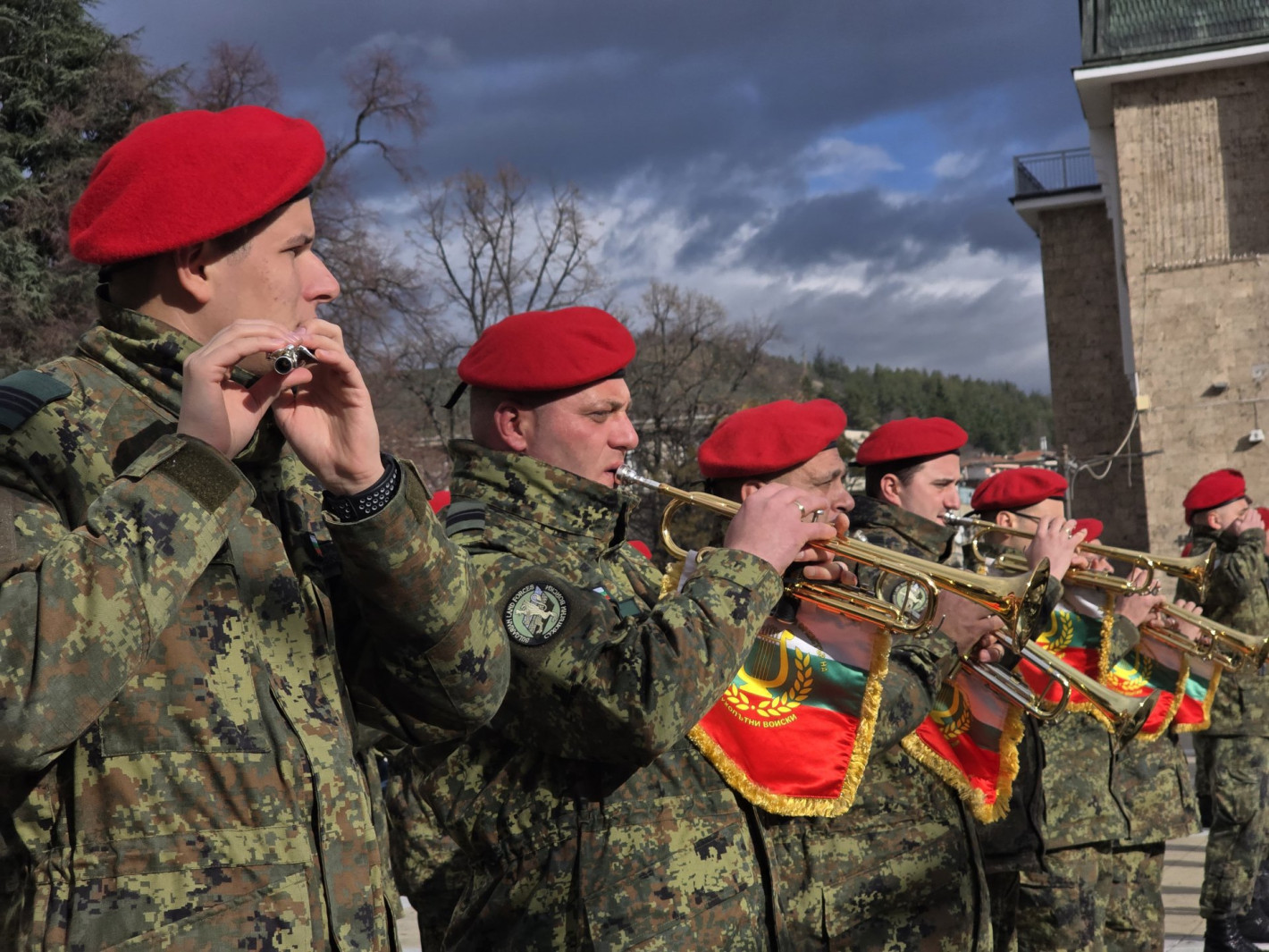 Вижте смелчаците от цяла България, които спасиха кръста на Богоявление (галерия)