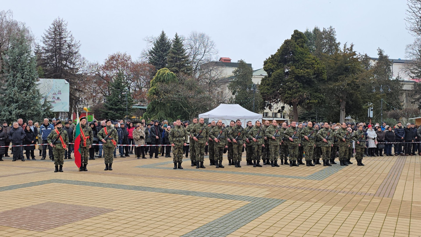 Вижте смелчаците от цяла България, които спасиха кръста на Богоявление (галерия)