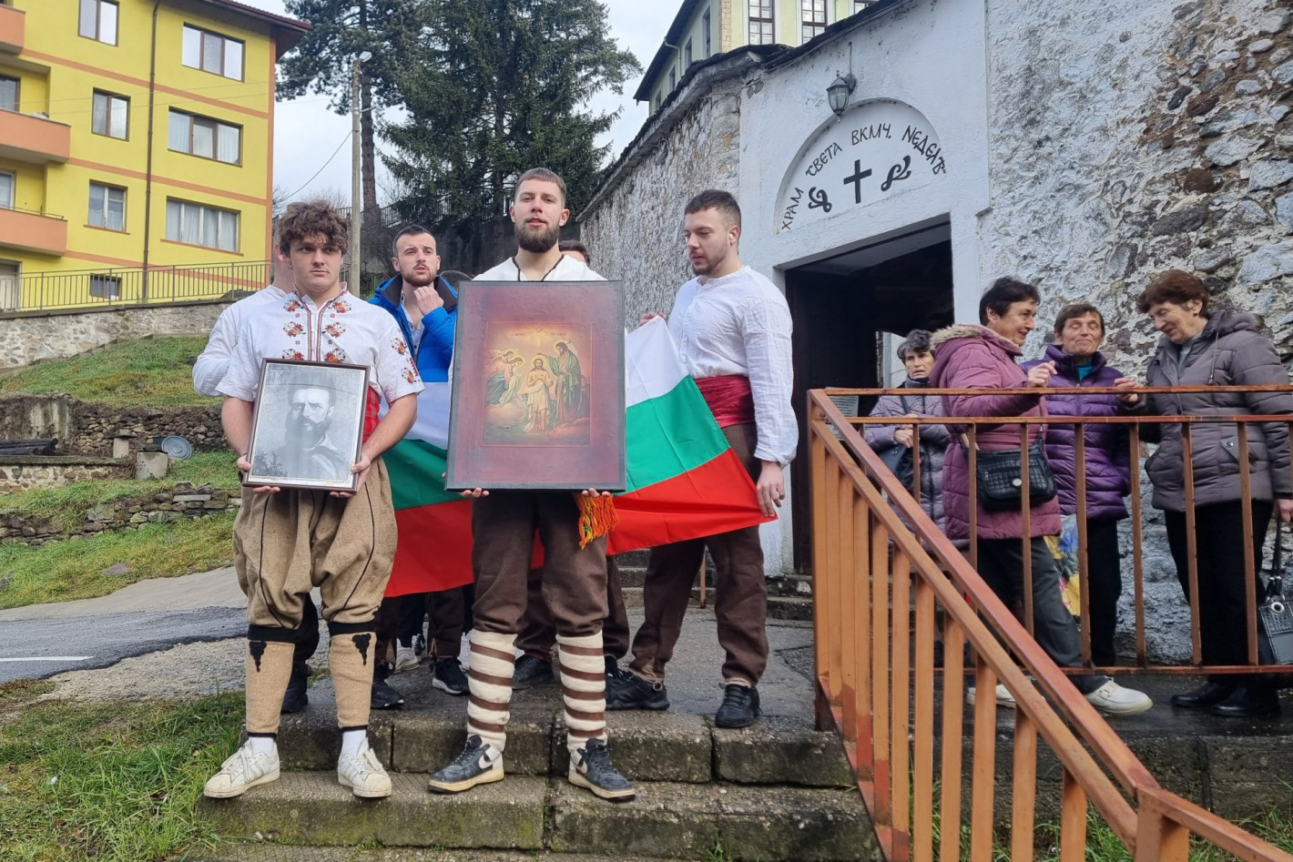 Вижте смелчаците от цяла България, които спасиха кръста на Богоявление (галерия)