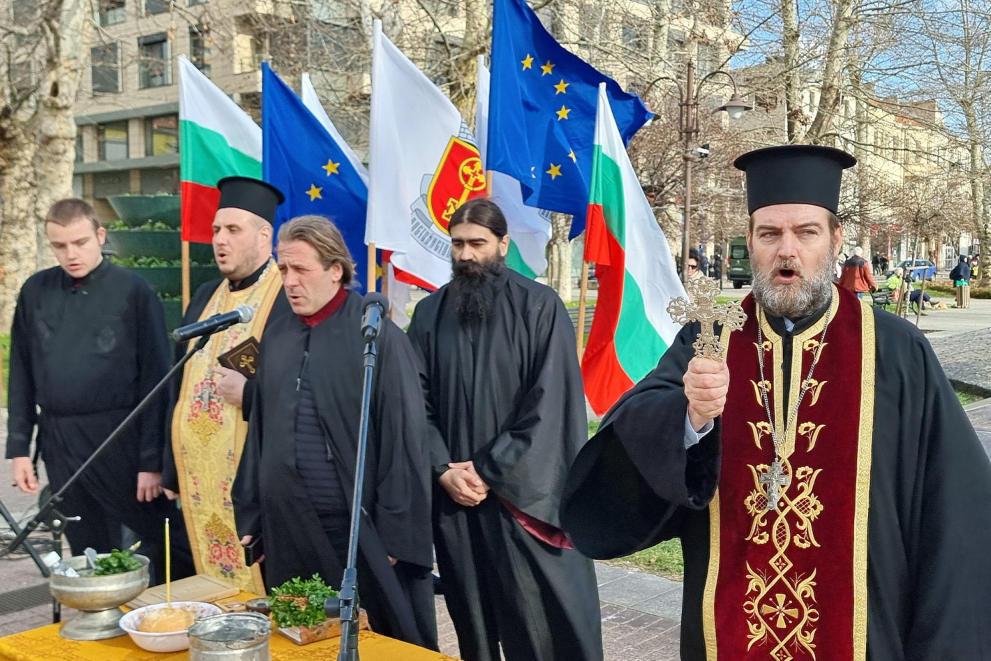 Вижте смелчаците от цяла България, които спасиха кръста на Богоявление (галерия)