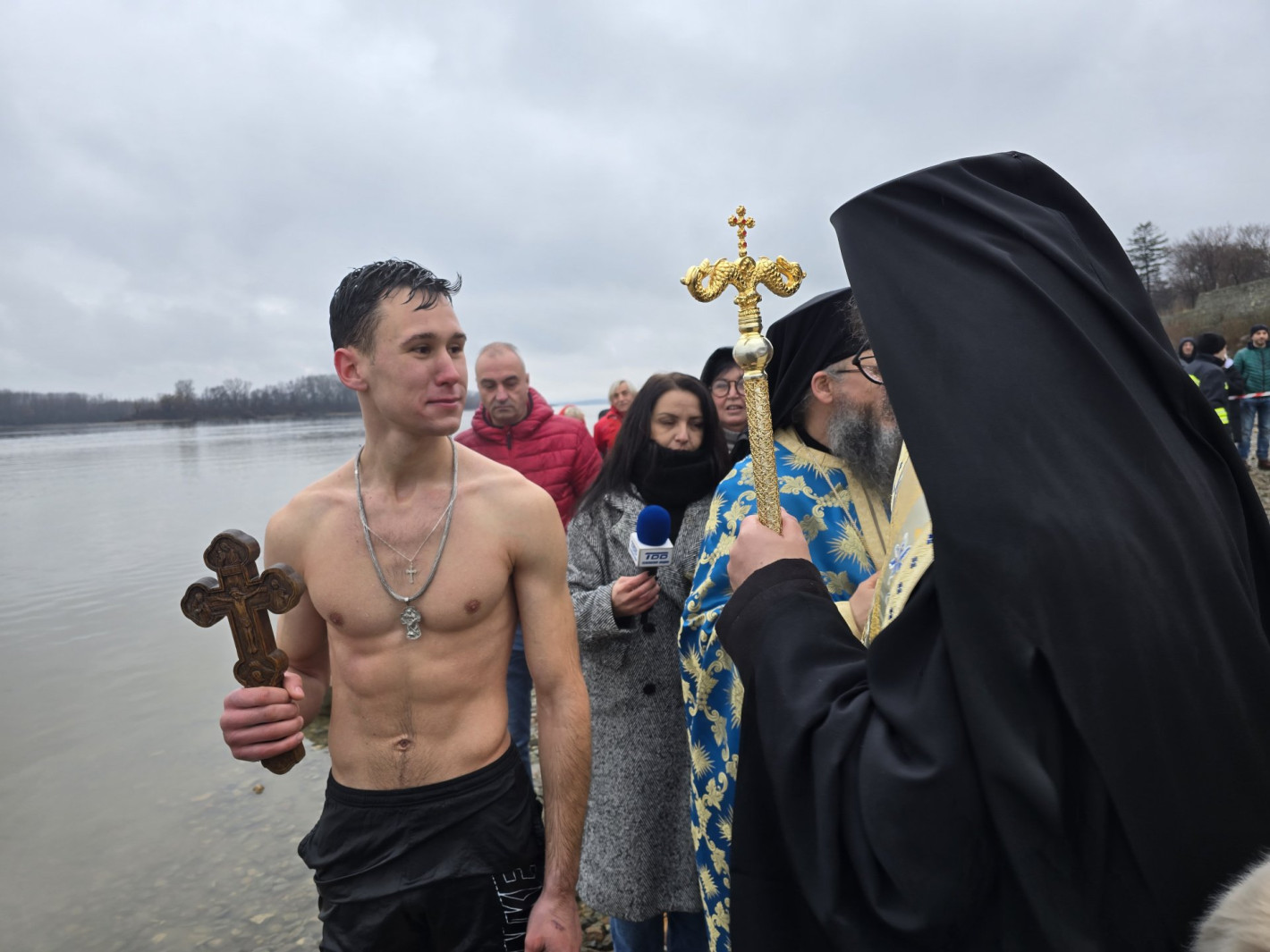 Вижте смелчаците от цяла България, които спасиха кръста на Богоявление (галерия)