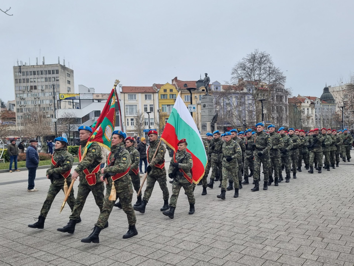 Вижте смелчаците от цяла България, които спасиха кръста на Богоявление (галерия)