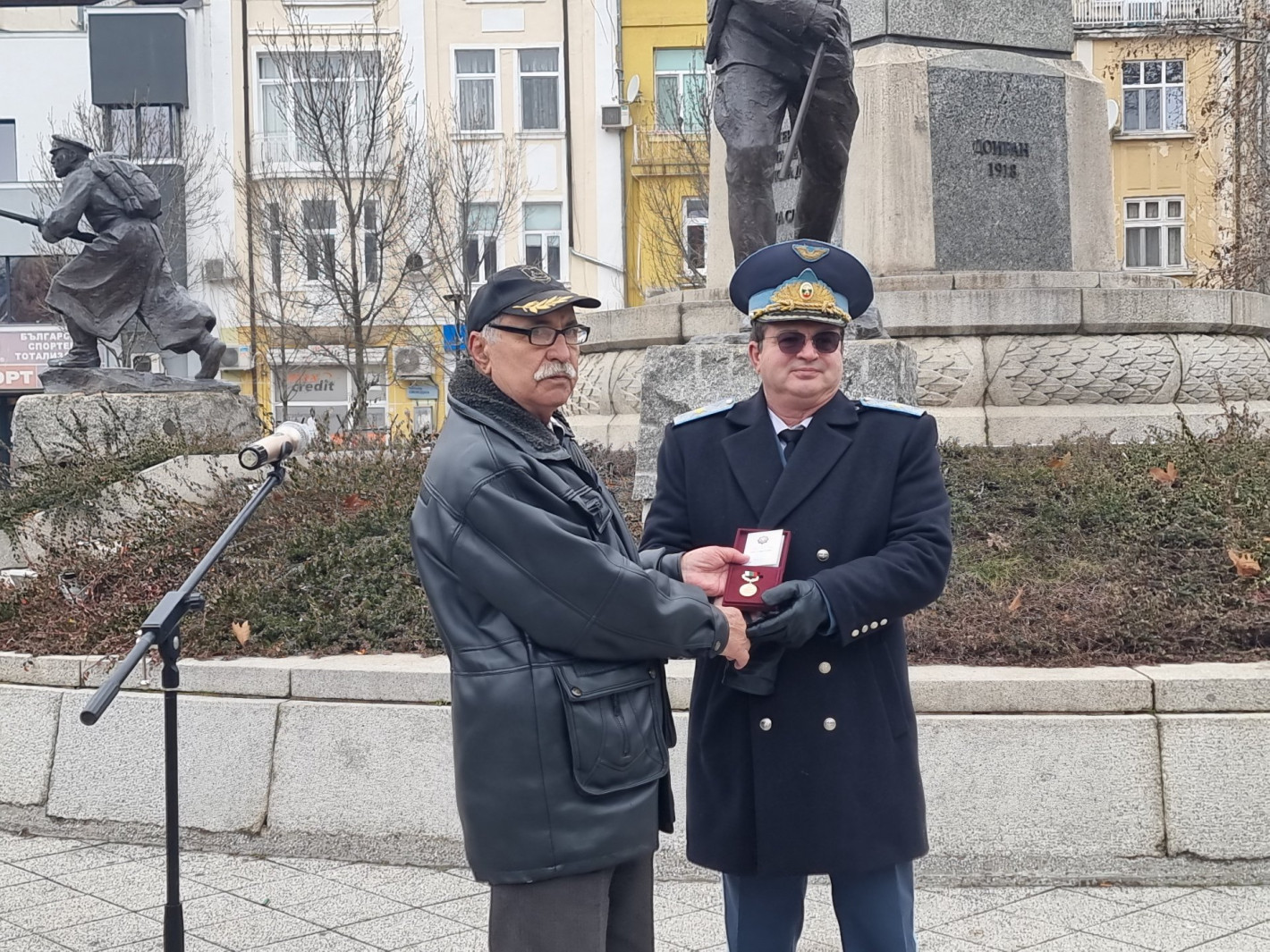 Вижте смелчаците от цяла България, които спасиха кръста на Богоявление (галерия)