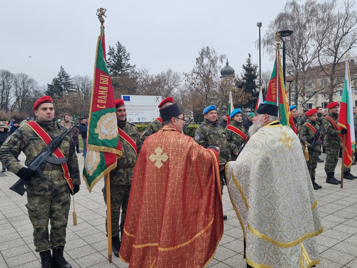 Вижте смелчаците от цяла България, които спасиха кръста на Богоявление (галерия)