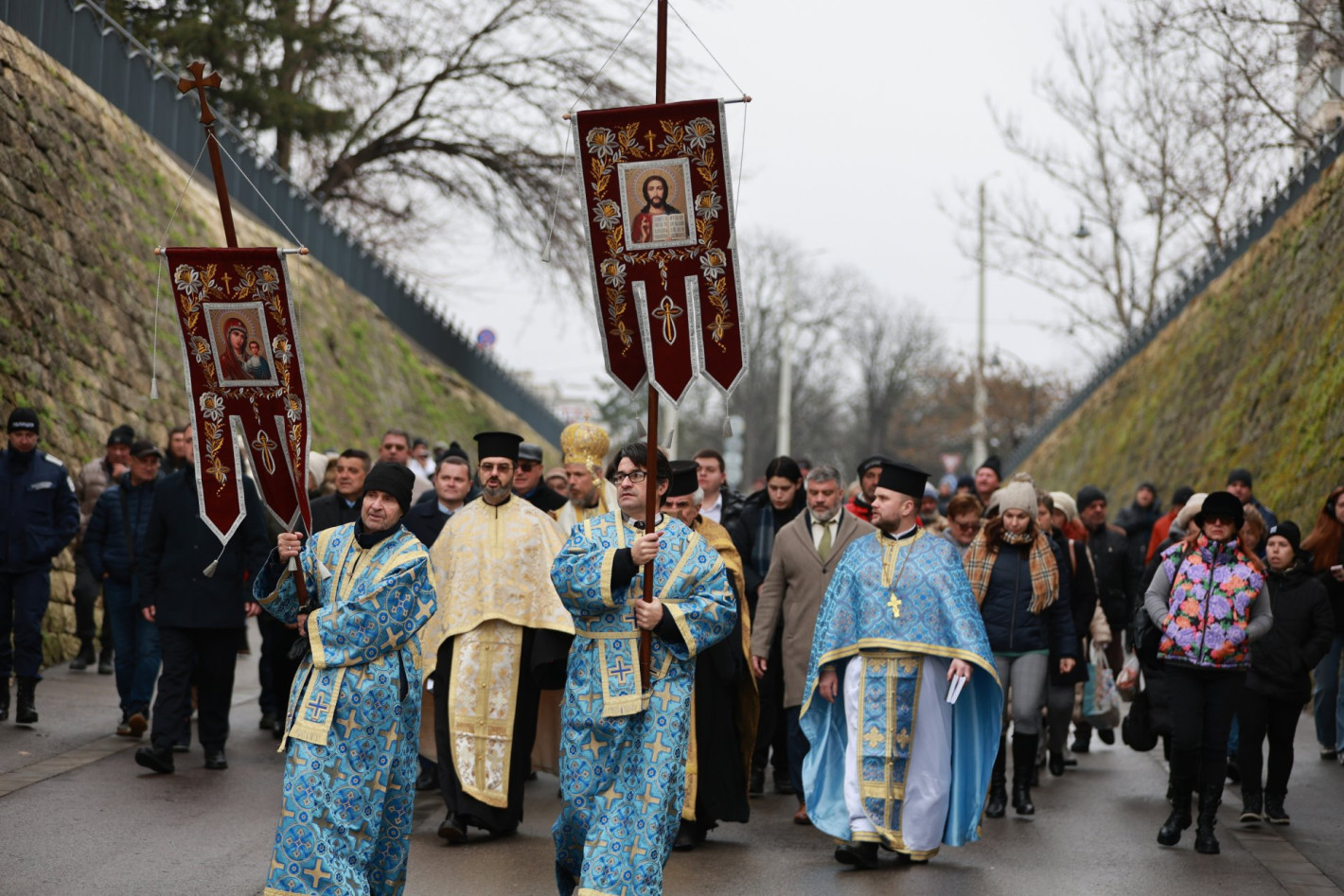 Вижте смелчаците от цяла България, които спасиха кръста на Богоявление (галерия)