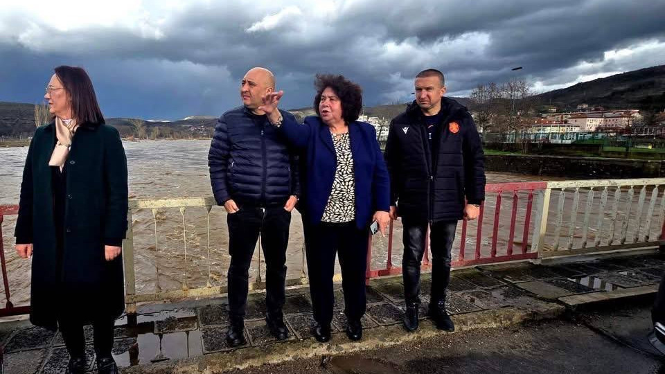 Техника вече на терен! Депутати и зам.-председателите на ДПС на най-тежките участъци!