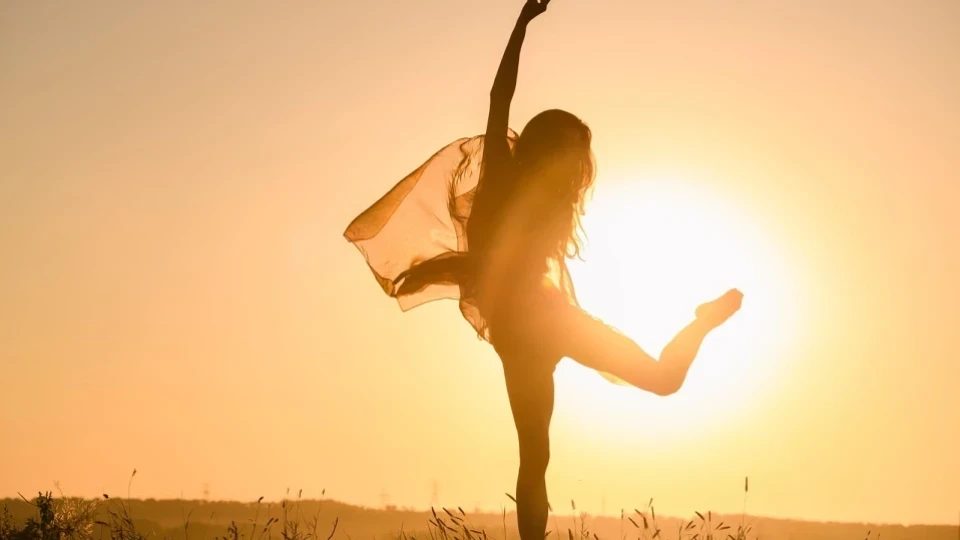 Изследователи са направили странно откритие: Излъчваме видима светлина, която изчезва, когато умрем. Как е възможно това?