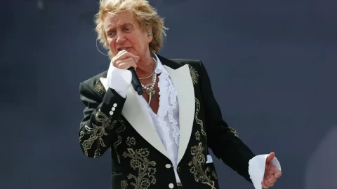 „Избягал от военна служба“: Род Стюарт нападна остро президента Доналд Тръмп