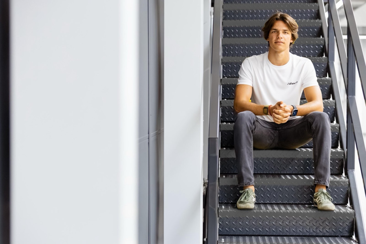 ПРОБИВ! Лидерът в автомобилните спортове Hitech приветства българина Стефан Бостанджиев в състава си за Eurocup-3