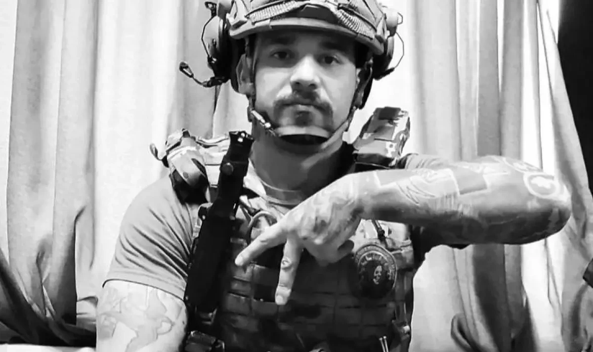 Убитият на фронта в Украйна българин трошил с чук Паметника на съветската армия