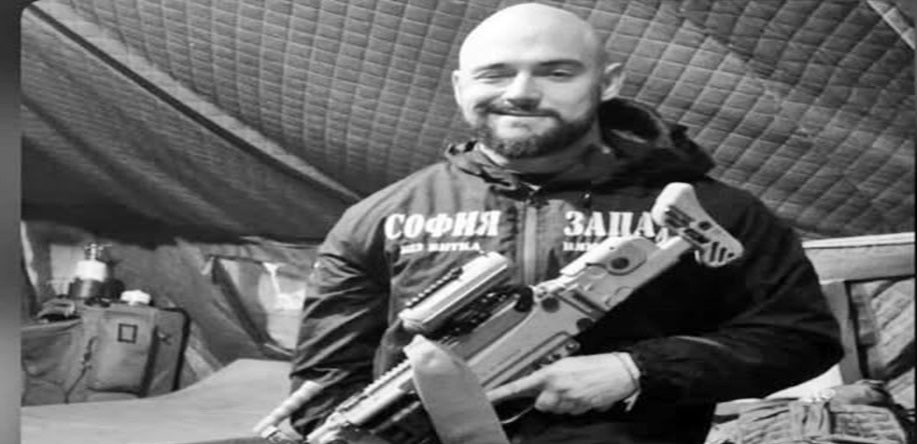 Убитият на фронта в Украйна българин трошил с чук Паметника на съветската армия