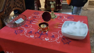Частица от мощите на св. Трифон е изложена за поклонение в Брезник