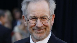 Стивън Спилбърг, Далай Лама и кей-попът спечелиха първите си награди "Грами"