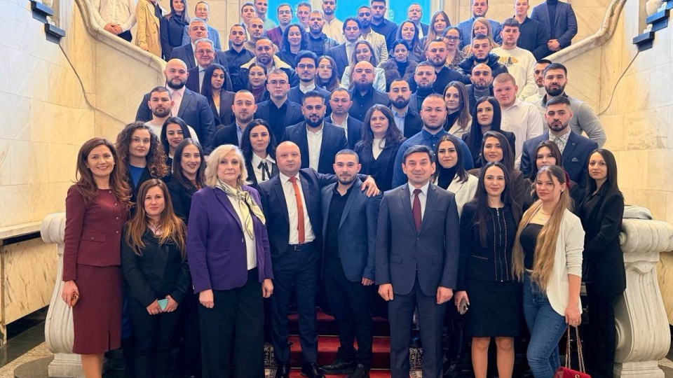 ПГ на ДПС-НОВО НАЧАЛО посрещна младежи от Търговище в Музея на Сглобката