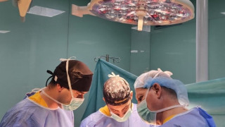 Ортопедите от УМБАЛ „Софиямед“ отстраниха над 2кг. тумор от бедрото на пациент