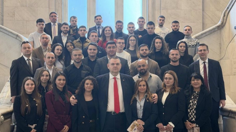 Делян Пеевски се срещна с младежи от област Хасково (СНИМКИ)