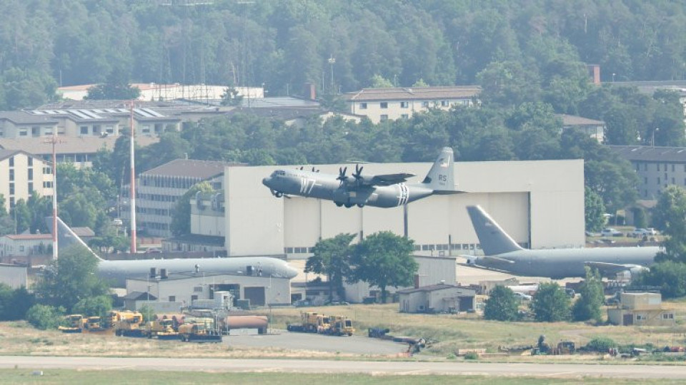 Защо САЩ спират доставките на транспортни самолети C-130J?