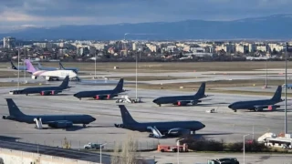 Десетки американски военни самолети чакат на Летище София заповеди от Тръмп да ударят Иран