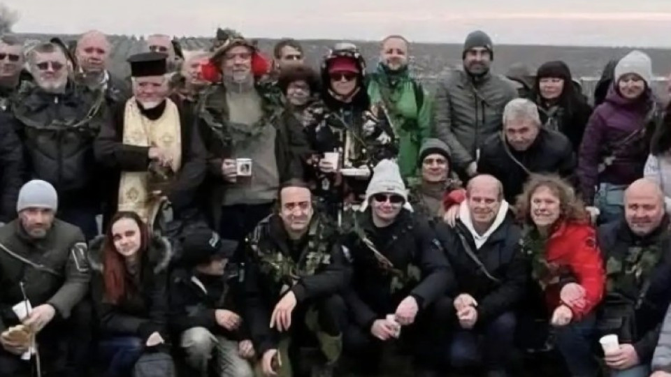 Психопатът килър празнува Трифон Зарезан с екоминистъра Борислав Сандов и малкия Сашко