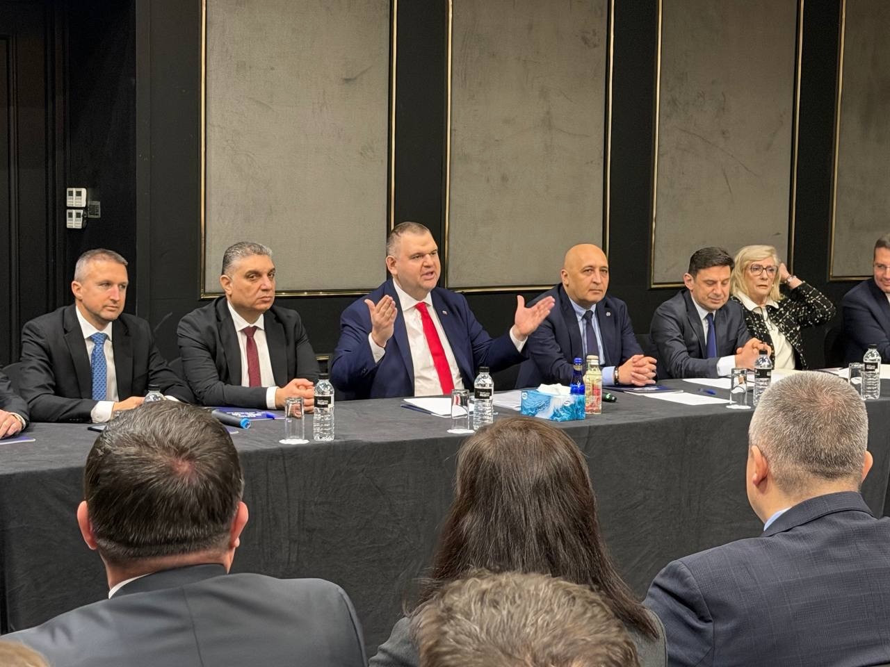 Делян Пеевски, лидер на ДПС и ПГ на ДПС-НОВО НАЧАЛО: На изборите - ДПС! Всички заедно - за да можем да помагаме на хората!